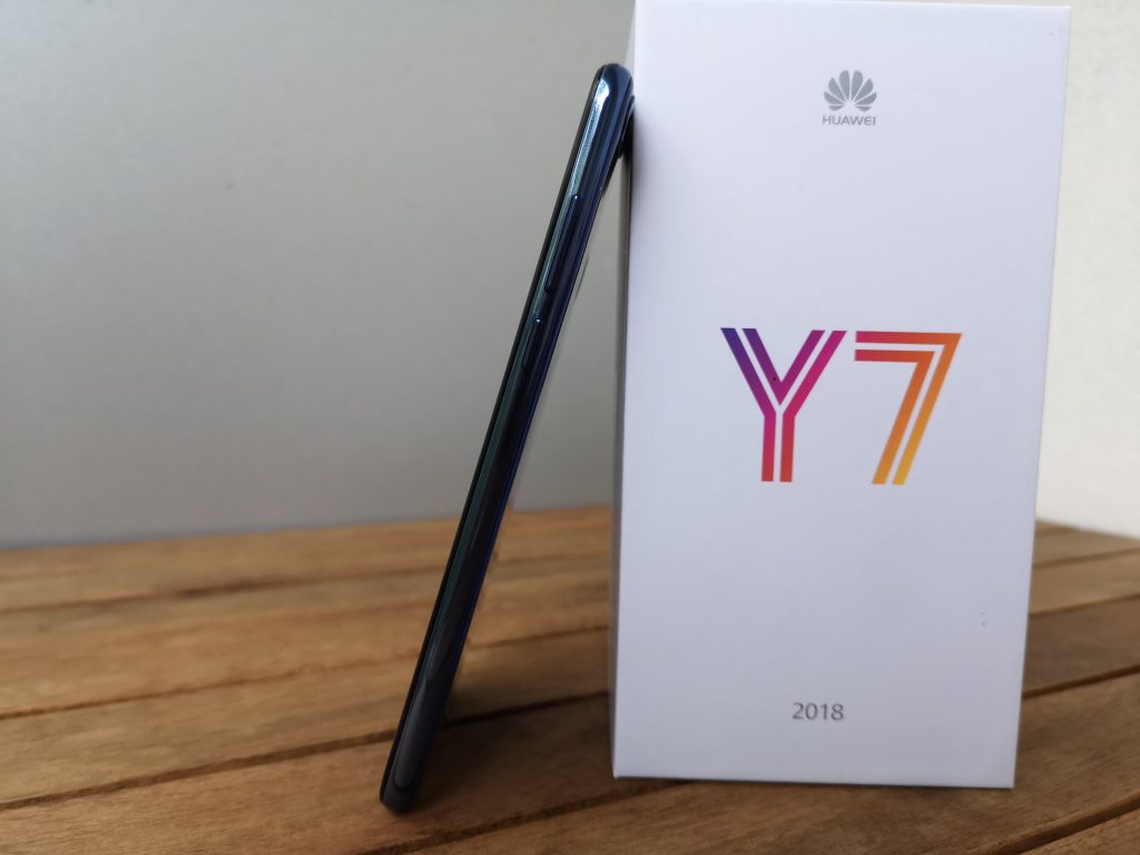 HUAWEI Y7 (2018) Smartphone